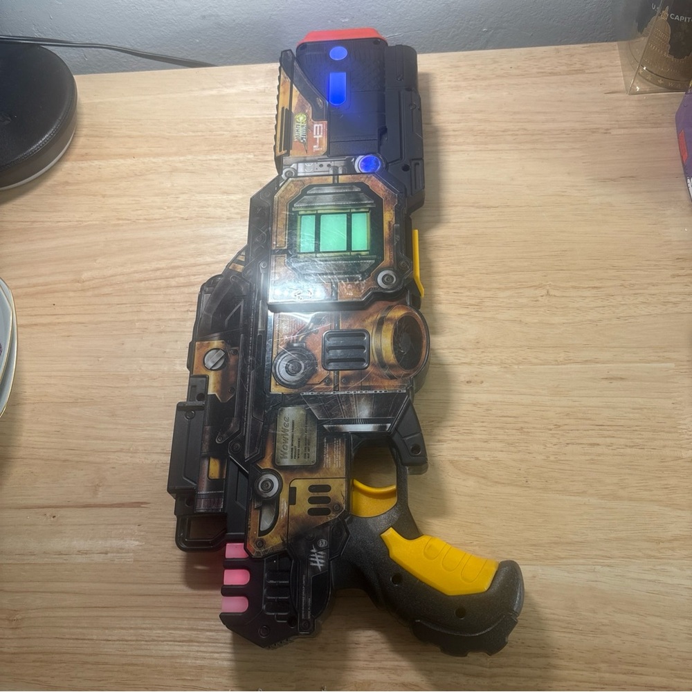 WOW WEE WWXR Light Strike 143 Sound/Light Toy Gun 19" Rare!